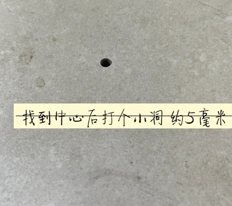 建瓯瓷砖空鼓维修公司专业解答在瓷砖铺贴过程中，如果砂料搅拌不均匀，将会带来以下问题